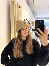 Beanie mit Herz Taupe