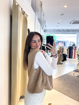 Kurze Teddy Weste mit Knopfleiste und Smiley Camel