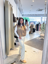 Kurze Teddy Weste mit Knopfleiste und Smiley Camel