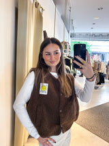Kurze Teddy Weste mit Knopfleiste und Smiley Braun