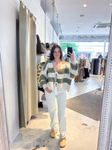 Kurze Oversized Strickjacke Gestreift Olive