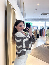 Kurze Oversized Strickjacke mit Wellenmuster Beige/Braun