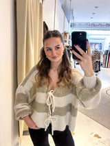 Kurze Oversized Strickjacke Gestreift Taupe