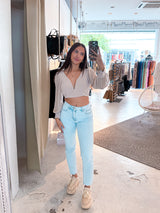 Bluse mit tiefem Ausschnitt Beige