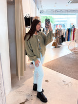 Kurze Oversized Strickjacke mit Schleifen Olive