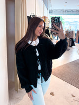 Kurze Oversized Strickjacke mit Schleifen Schwarz