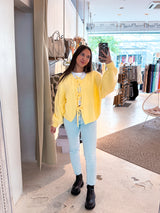 Kurze Oversized Strickjacke mit Schleifen Gelb