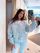 Kurze Oversized Strickjacke mit Schleifen Hellgrau