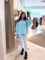 Kurze Oversized Strickjacke Hellblau