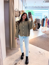 Kurze Oversized Strickjacke Olive