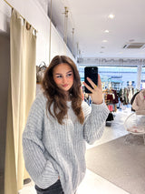 Grober Strickpullover Hellgrau