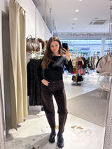 Mom Jeans Classic mit Leomuster Braun