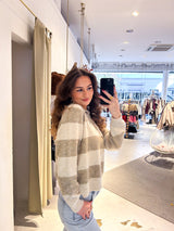 Gestreifter Strickpullover mit Kragen Taupe