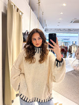 Oversized Strickpullover mit Stehkragen und farbigen Details Beige