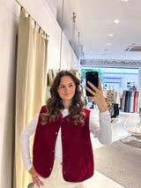 Kurze Teddy Weste mit Knopfleiste Weinrot