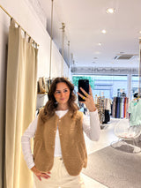 Kurze Teddy Weste mit Knopfleiste Camel