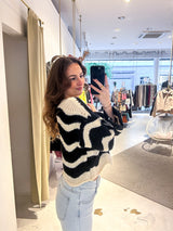 Kurze Oversized Strickjacke mit Wellenmuster Beige/Schwarz