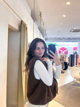 Kurze Teddy Weste mit Knopfleiste Braun