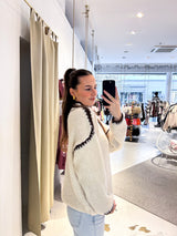 Strickpullover mit farbiger Naht Beige