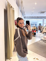 Strickpullover mit farbiger Naht Braun