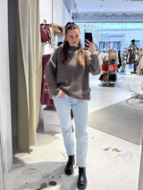 Strickpullover mit farbiger Naht Braun