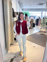 Kurze Teddy Weste mit Knopfleiste und Smiley Weinrot