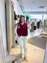 Kurze Teddy Weste mit Knopfleiste und Smiley Weinrot