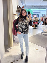 Teddy Weste mit Knopfleiste und Leomuster Beige