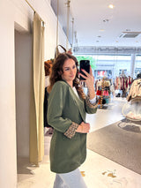 Oversized Blazer mit Leomuster Olive