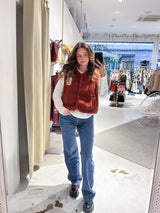 Kurze Teddy Weste mit Knopfleiste und Smiley Rost