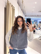 Kurze Teddy Weste mit Knopfleiste Grau