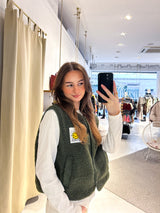 Kurze Teddy Weste mit Knopfleiste und Smiley Olive