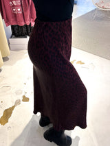 Silky Rock mit Leomuster Weinrot