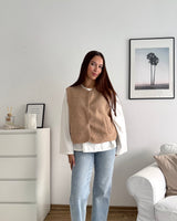 Kurze Teddy Weste mit Knopfleiste Taupe