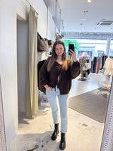 Kurze Oversized Strickjacke mit Schleifen Braun