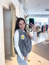 Kurze Teddy Weste mit Knopfleiste und Smiley Grau