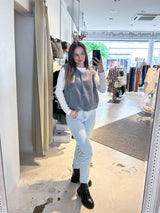 Kurze Teddy Weste mit Knopfleiste und Smiley Grau