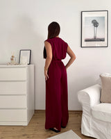 Jumpsuit mit Zierknöpfen Weinrot