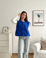 Kurze Teddy Weste mit Knopfleiste Royalblau