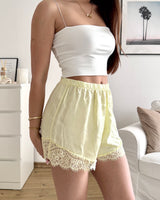 Silky Shorts mit Spitze Gelb