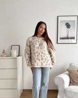 Kurze Oversized Strickjacke mit Leomuster Beige/Taupe