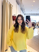 Grober Strickpullover Gelb