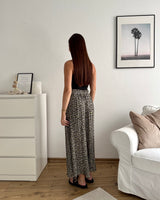 Plissee Hose mit Leomuster Olive
