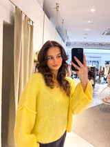 Kurzer Oversized Strickpullover mit V-Ausschnitt Gelb