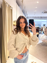 Strickpullover mit Knoten Beige