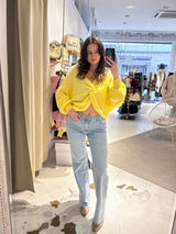 Strickpullover mit Knoten Gelb