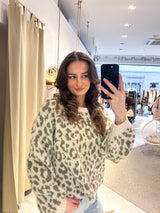 Oversized Strickpullover mit Leomuster Beige/Olive