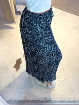 Plissee Hose mit Leomuster Grau