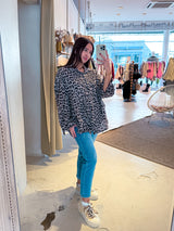 Kurze Waffle Bluse mit Leomuster Grau