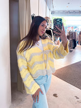 Kurze Oversized Strickjacke mit Wellenmuster Beige/Gelb